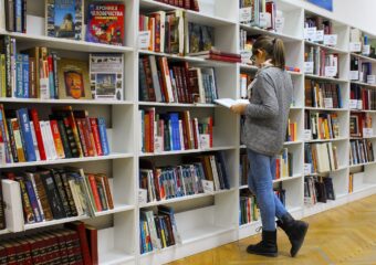 Suasana di Perpustakaan